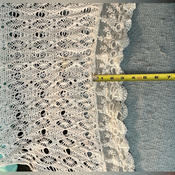 White Crochet Sleeveless Top by Seduzione - Picture 10 of 16